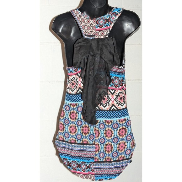 Free Kisses Tank Top Small Sleeveless Geometric Print Bow Back Cute - Picture 2 of 4